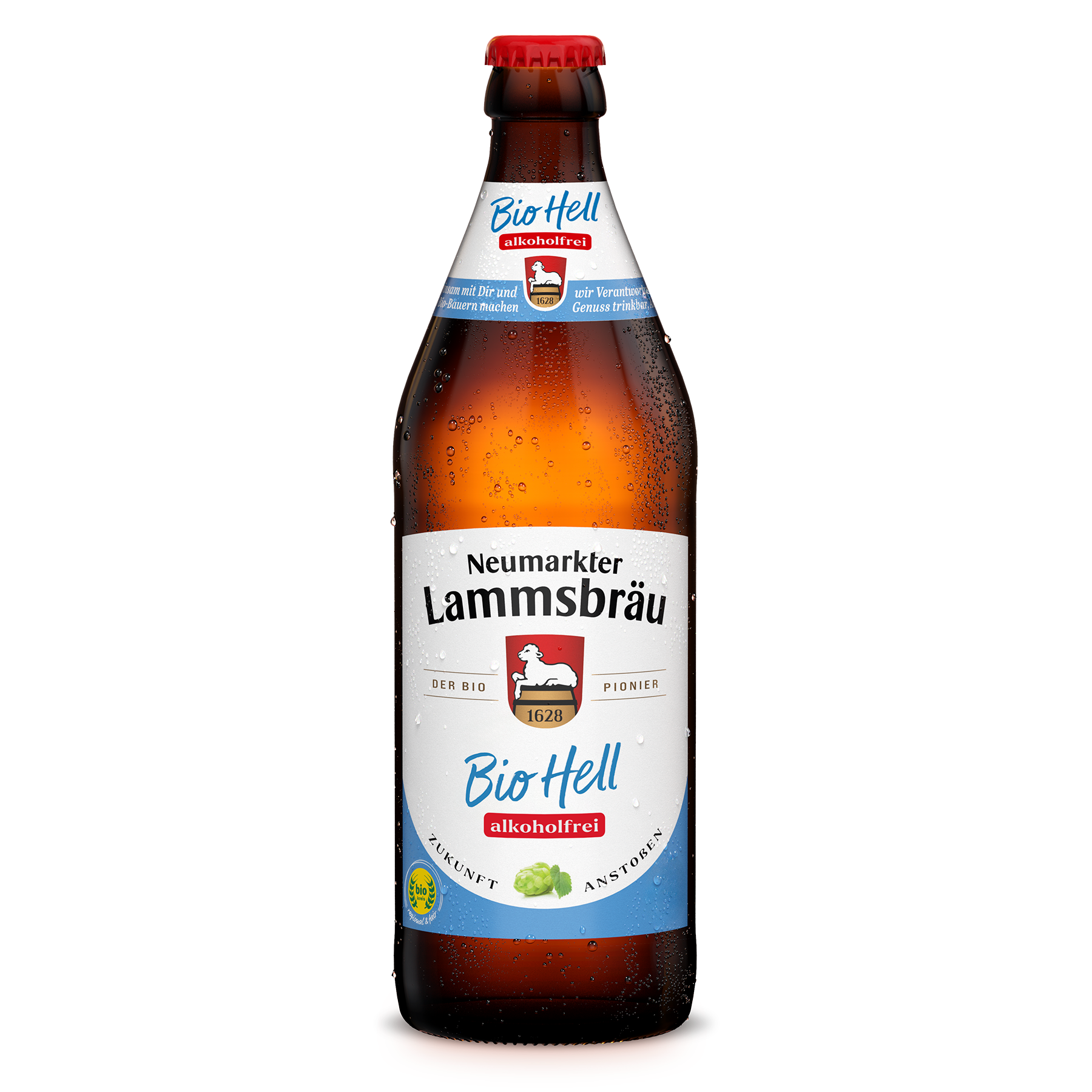 Eine braune Glasflasche mit weißem und blauem Etikett und Kondenswassertropfen. Das Etikett trägt den Schriftzug "Neumarkter Lammsbräu Bio Hell alkoholfrei" mit dem roten Wappenschild (Lamm, 1628), sowie Hopfenabbildung und Text "Der Bio Pionier" und "Zukunft Anstoßen". Die Flasche ist in Frontalansicht vor weißem Hintergrund fotografiert.
