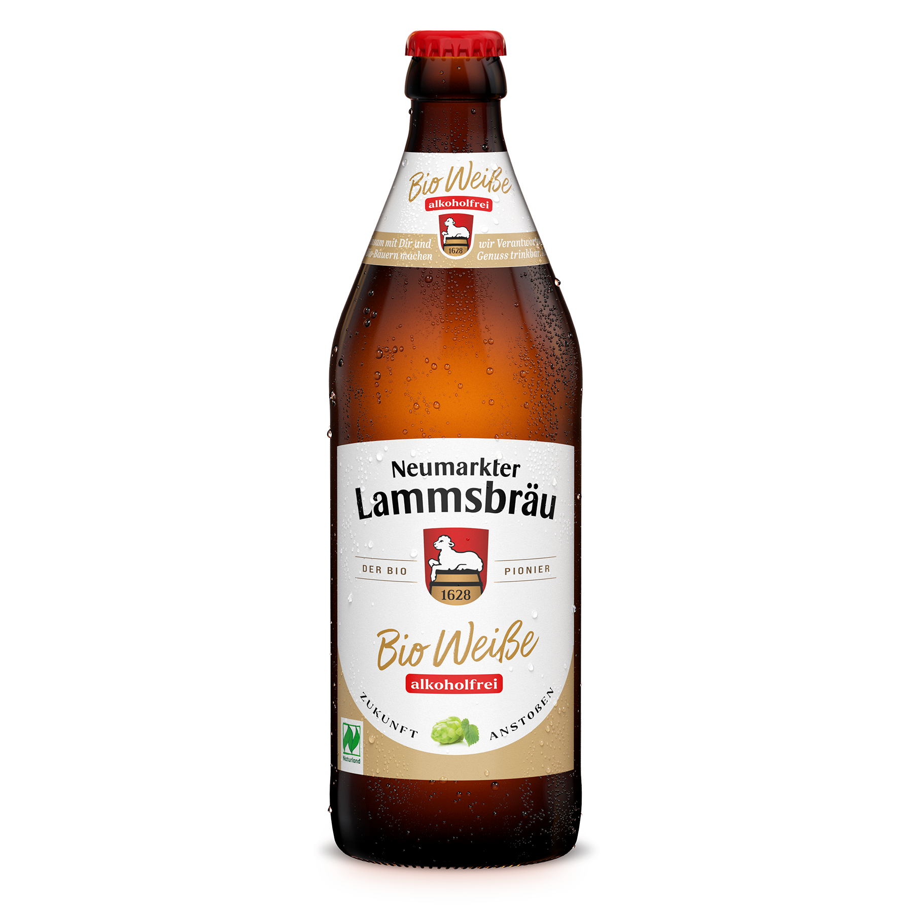Eine braune Glasflasche mit weißem und braunem Etikett und Kondenswassertropfen. Das Etikett trägt den Schriftzug "Neumarkter Lammsbräu Bio Weiße alkoholfrei" mit dem roten Wappenschild (Lamm, 1628), sowie Hopfenabbildung und Text "Der Bio Pionier" und "Zukunft Anstoßen". Die Flasche ist in Frontalansicht vor weißem Hintergrund fotografiert.